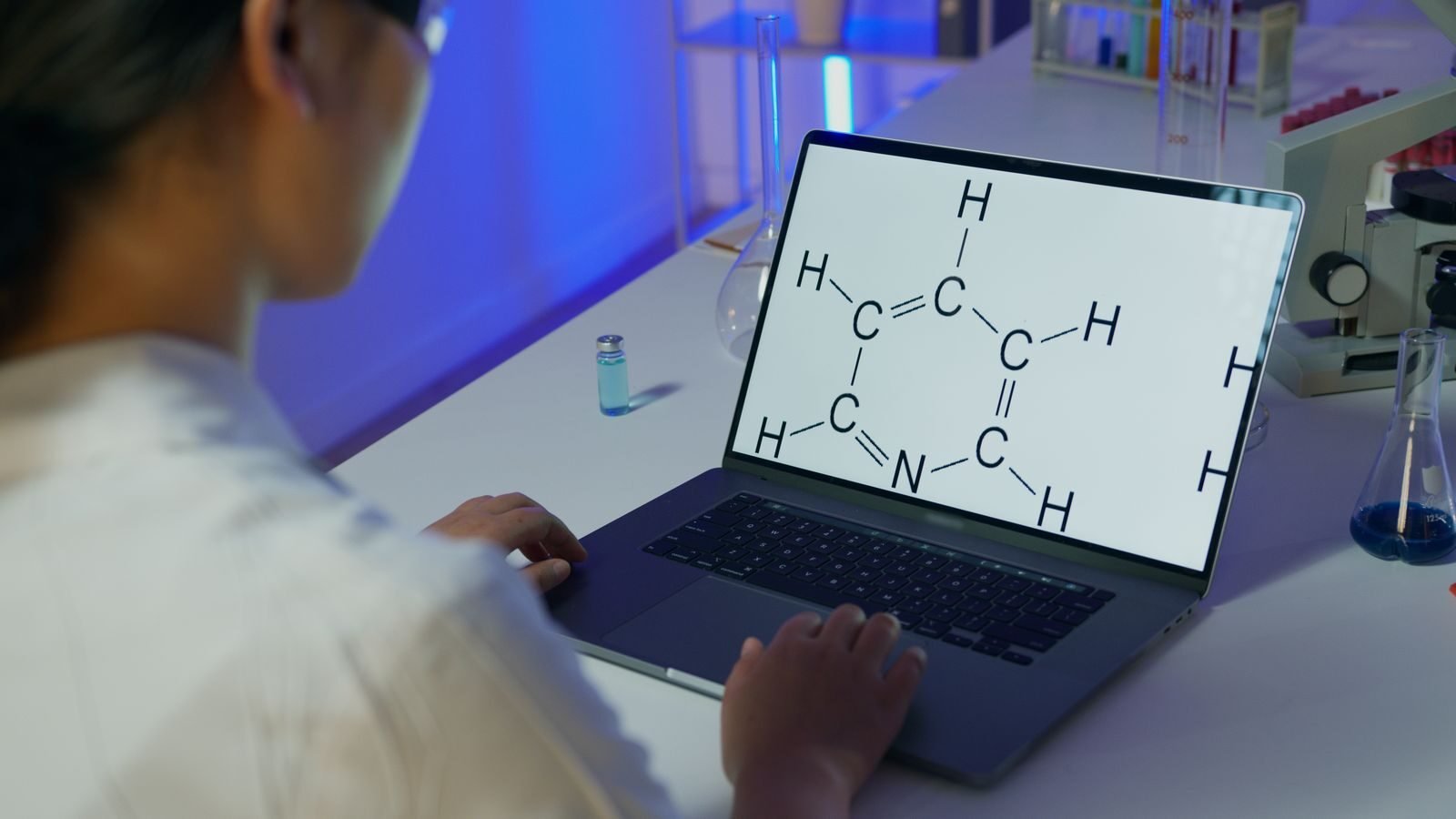 Looking at a plant compound's molecular structure